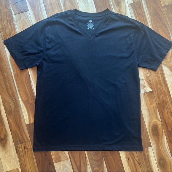 NWOT classic Lee jeans vneck tee - Picture 1 of 12
